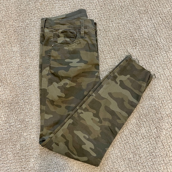 Gap Skinny Jeans, EUC, Green Camo, Size 30 Lots of Stretch - Picture 1 of 6